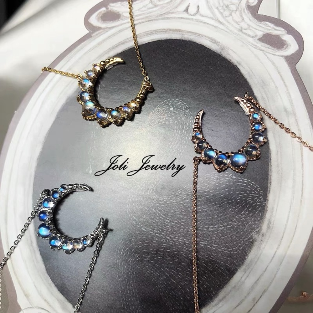 Moonstone necklace NWT